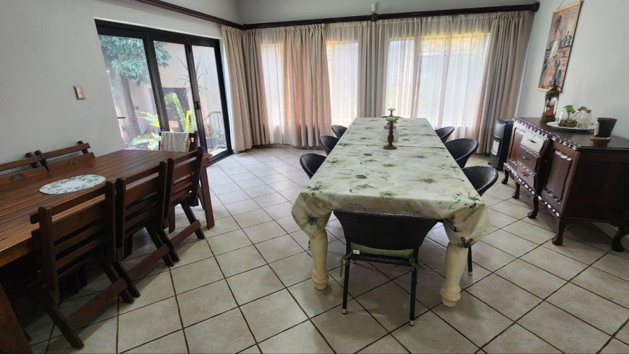 5 Bedroom Property for Sale in Safari Gardens North West